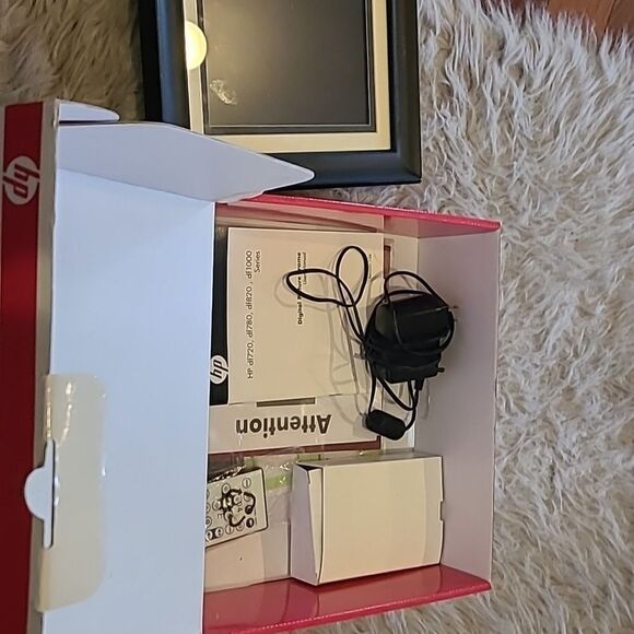 NWT HP 8" digital picture frame - Picture 4 of 5